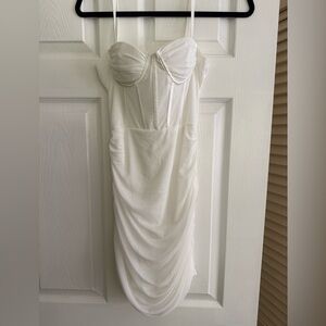 Elegant White Strapless Dress